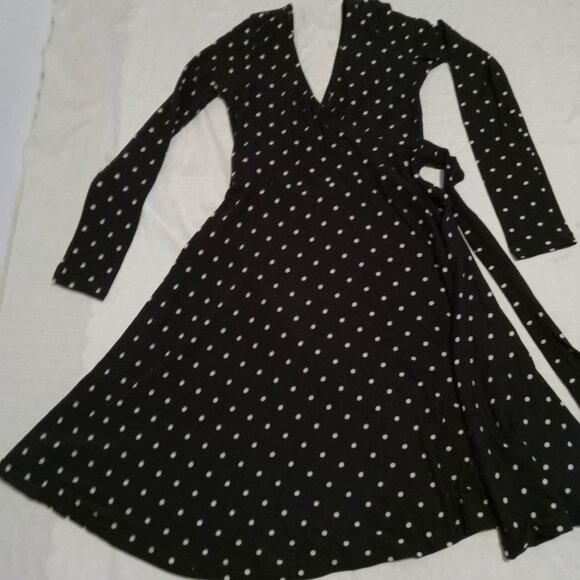 Beautiful black and white polka dot dress, backless with belt, very soft, extens - Picture 4 of 6